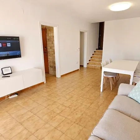 Apartment Centrico La Cova Para 8 Pax Con Plaza De Garaje
