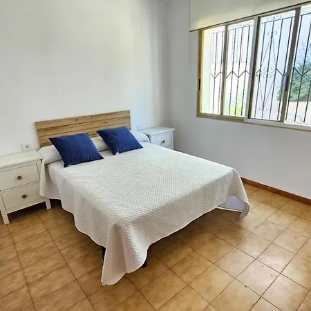 Apartment Centrico La Cova Para 8 Pax Con Plaza De Garaje